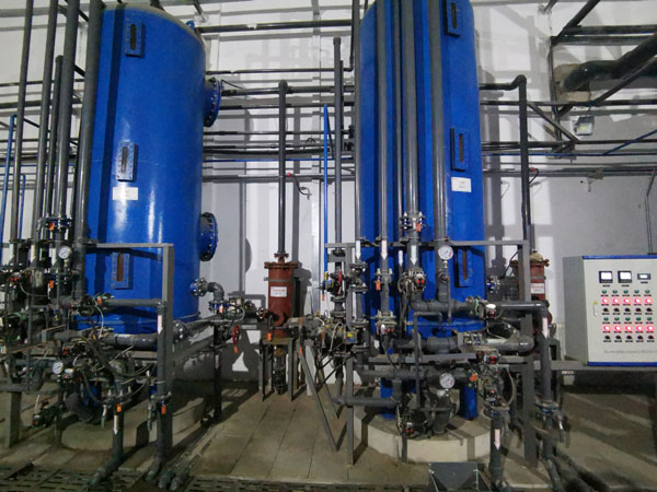 LE-1400 化工行業用離子交換柱